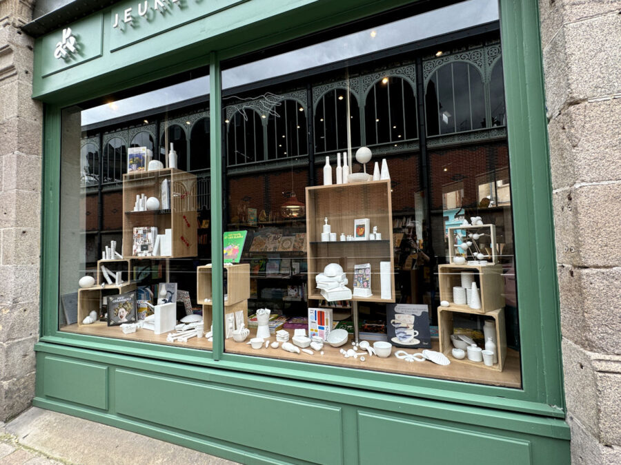 Exposition : "Objets modestes" à la Libraire Page et Plume à Limoges