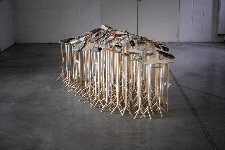 Photo : Marie Lafaille. Ossature d’eau Bois, fragments prélevés dans les quartiers de l’Houmeau et Basseau à Angoulême, 2024