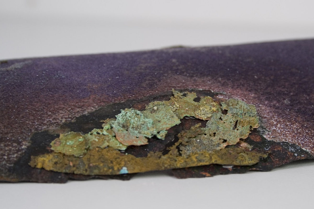 Photo : SPÉCIMEN HYPER ÉMAIL, détail. Série archéo du réel - Natacha Baluteau