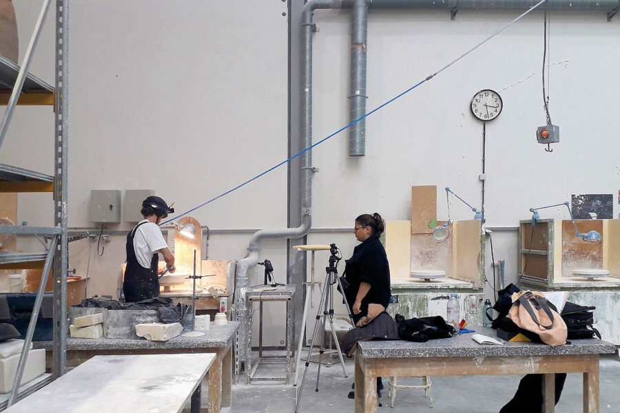 Photo : Séance d'enregistrement des gestes porcelainiers, Ensad Limoges, janvier 2024 © Inés Moreno