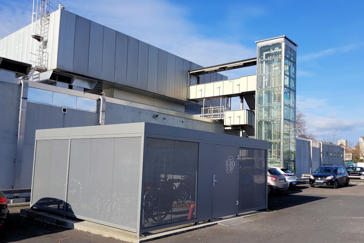 Photo : local à vélos