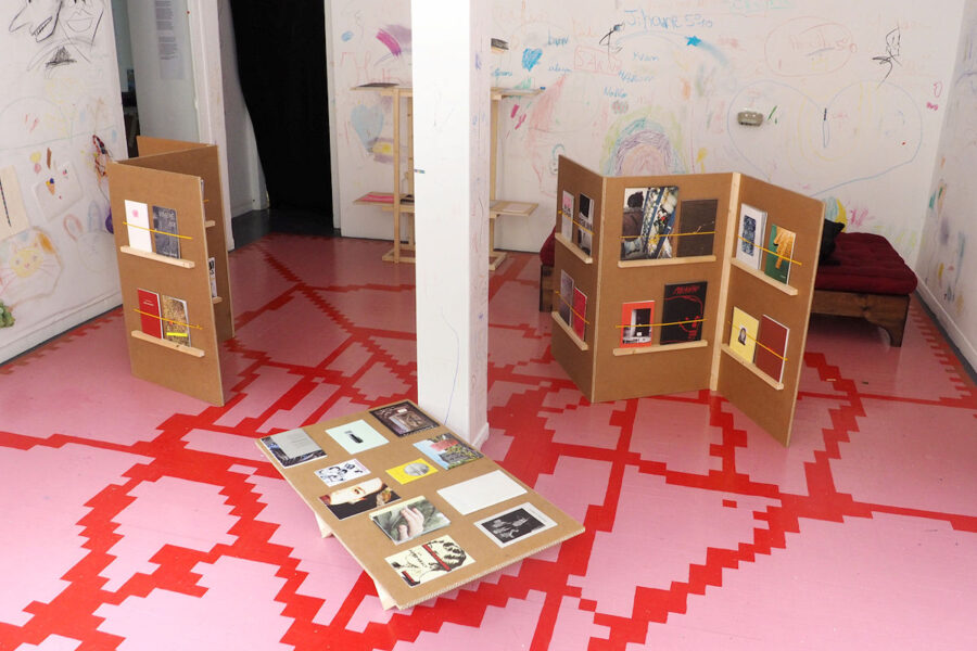 Photo : installation fanzines ©Zines of the zone